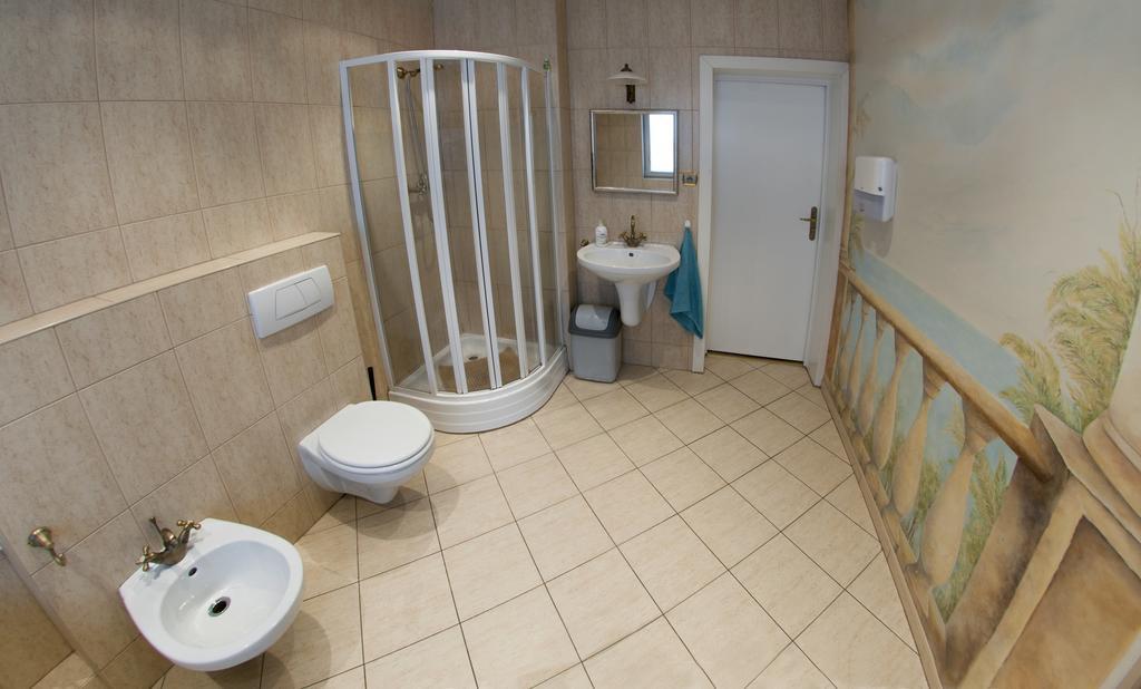 Wilanowska Hostel Варшава Екстериор снимка
