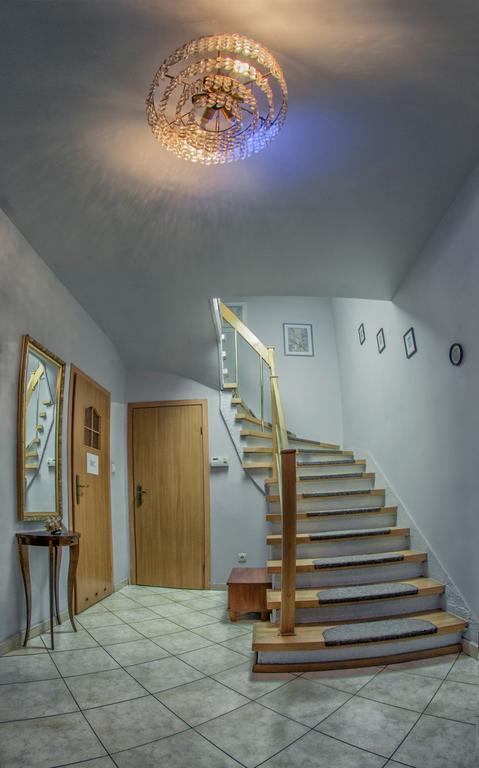 Wilanowska Hostel Варшава Екстериор снимка